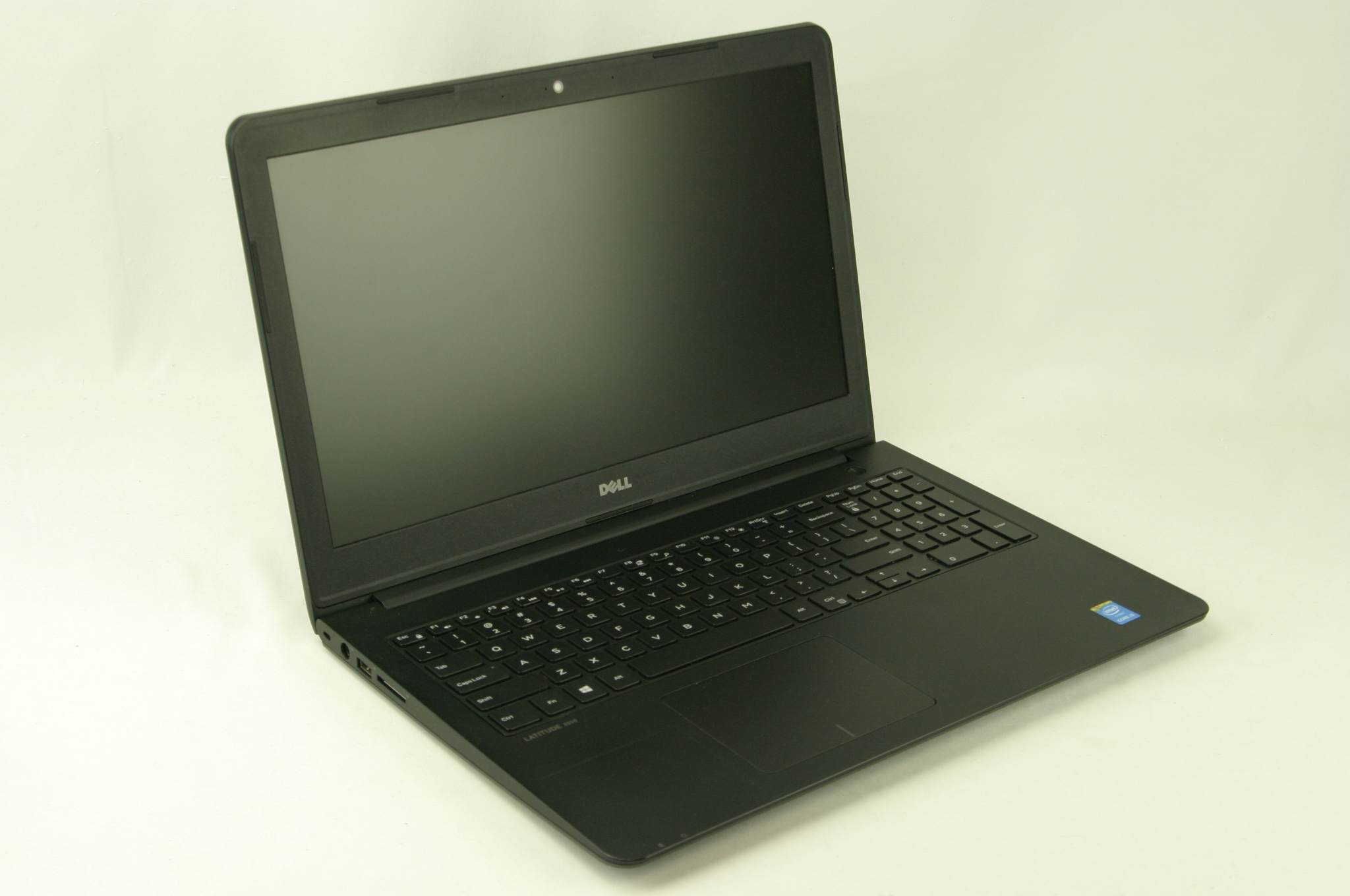 Dell Latitude 3550 laptop
i3-5005u 2.00Ghz cpu
8Gb DDR3 memory
256Gb SSD
Intel HD Graphics 5500
No optical drive
Windows 10 Pro 64bit
sku: 48R4042